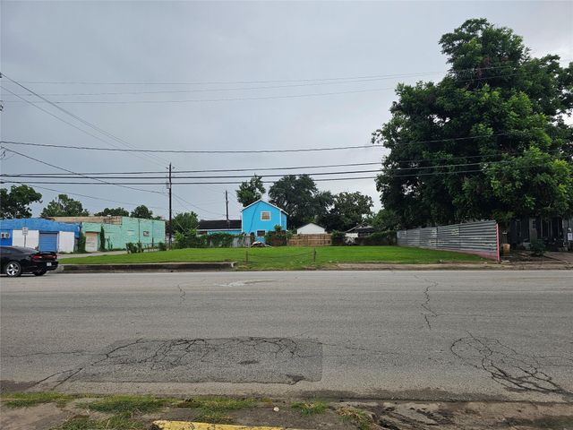 7048 Navigation Boulevard, Houston, TX 77011