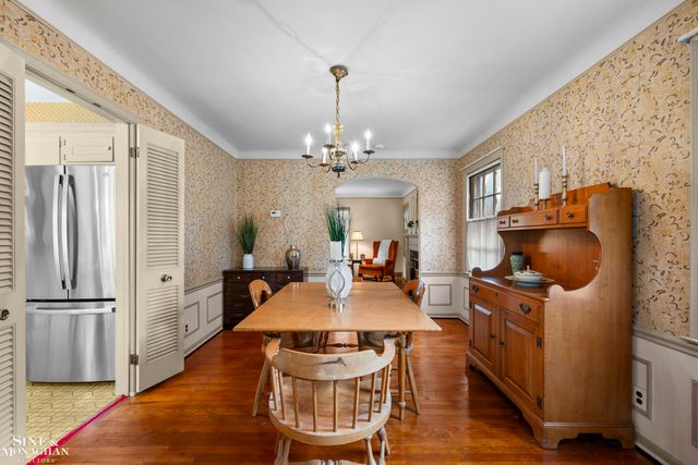 470 Allard Road, Grosse Pointe Farms, MI 48236