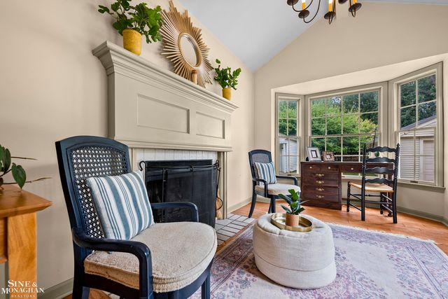 470 Allard Road, Grosse Pointe Farms, MI 48236