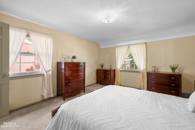 470 Allard Road, Grosse Pointe Farms, MI 48236