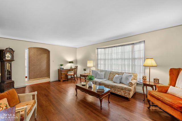 470 Allard Road, Grosse Pointe Farms, MI 48236