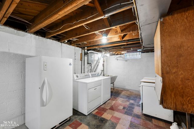 470 Allard Road, Grosse Pointe Farms, MI 48236