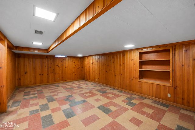 470 Allard Road, Grosse Pointe Farms, MI 48236