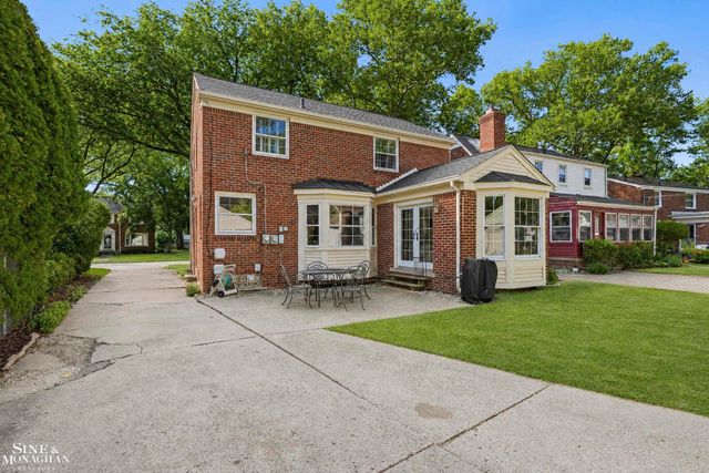 470 Allard Road, Grosse Pointe Farms, MI 48236