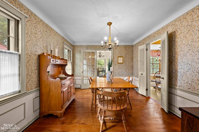 470 Allard Road, Grosse Pointe Farms, MI 48236