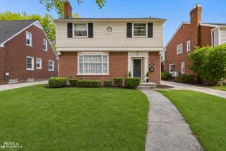 470 Allard Road, Grosse Pointe Farms, MI 48236