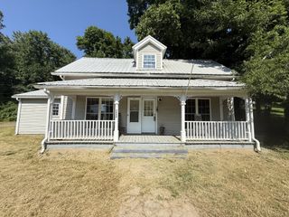 2844 Jarman Hollow Rd, Palmyra, TN 37142