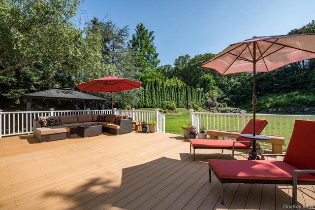 219 Burrs Lane, Dix Hills, NY 11746