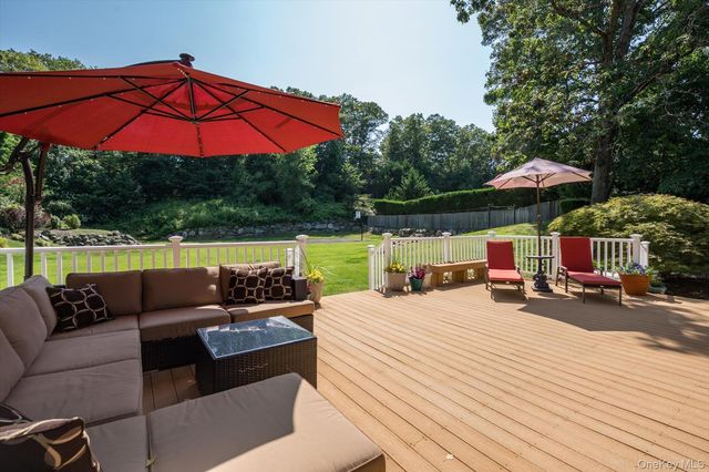 219 Burrs Lane, Dix Hills, NY 11746