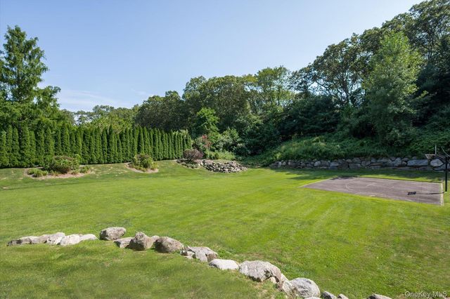 219 Burrs Lane, Dix Hills, NY 11746