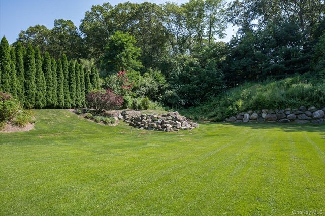 219 Burrs Lane, Dix Hills, NY 11746