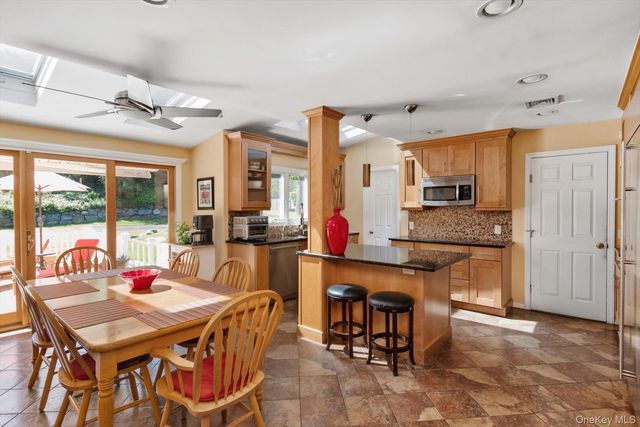 219 Burrs Lane, Dix Hills, NY 11746