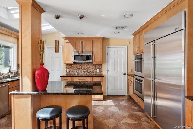 219 Burrs Lane, Dix Hills, NY 11746