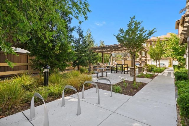 663 Alamo Court, Mountain View, CA 94043