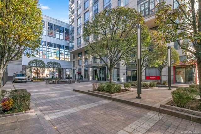 10 City Place 19C, White Plains, NY 10601