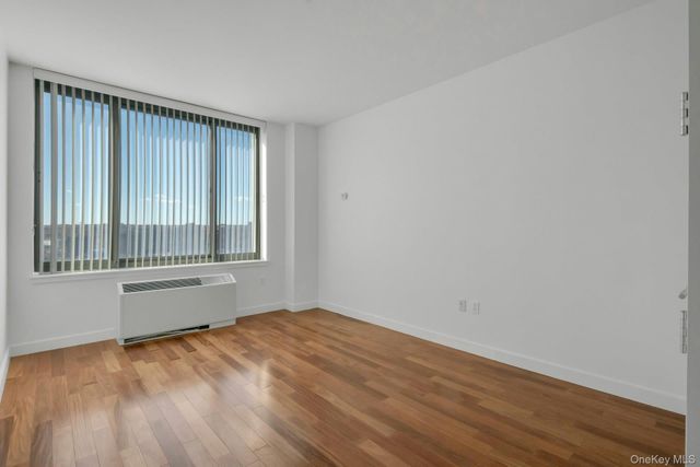 10 City Place 19C, White Plains, NY 10601