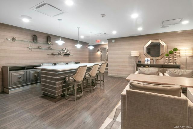 10 City Place 19C, White Plains, NY 10601