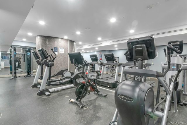 10 City Place 19C, White Plains, NY 10601