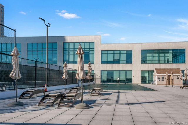 10 City Place 19C, White Plains, NY 10601