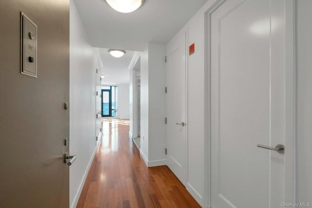 10 City Place 19C, White Plains, NY 10601