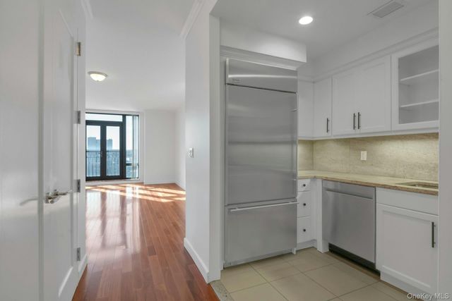 10 City Place 19C, White Plains, NY 10601