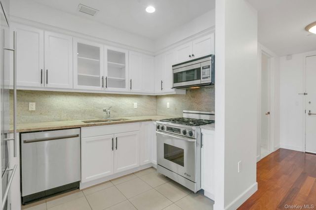 10 City Place 19C, White Plains, NY 10601