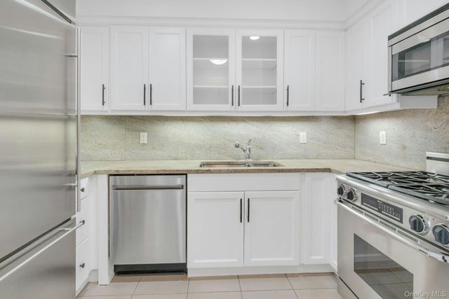 10 City Place 19C, White Plains, NY 10601