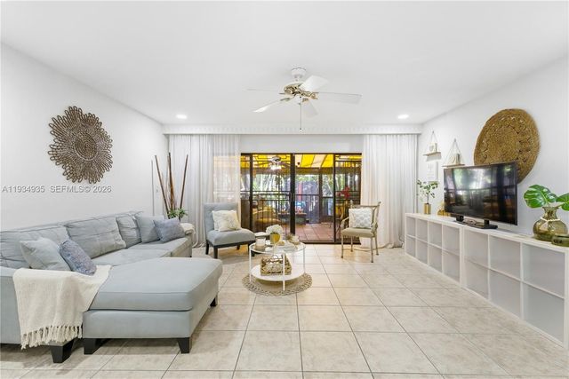 6358 Milk Wagon Ln, Miami Lakes, FL 33014