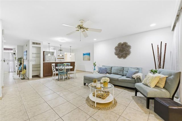 6358 Milk Wagon Ln, Miami Lakes, FL 33014