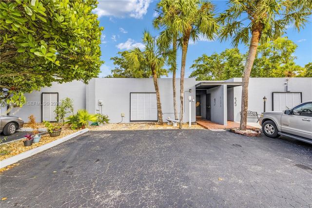 6358 Milk Wagon Ln, Miami Lakes, FL 33014