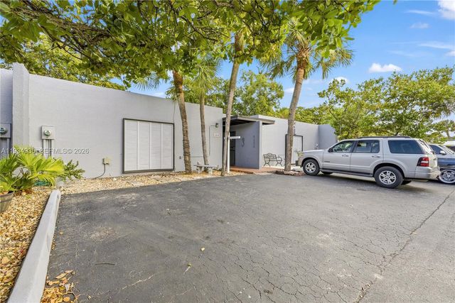 6358 Milk Wagon Ln, Miami Lakes, FL 33014