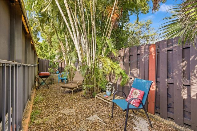 6358 Milk Wagon Ln, Miami Lakes, FL 33014