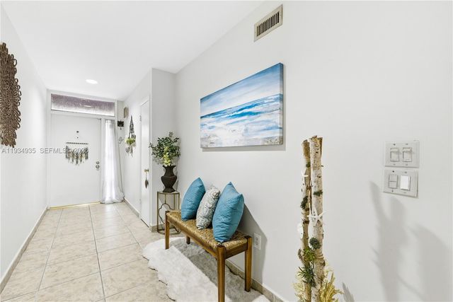 6358 Milk Wagon Ln, Miami Lakes, FL 33014