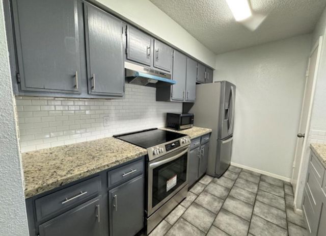 5759 Easthampton Drive B, Houston, TX 77039