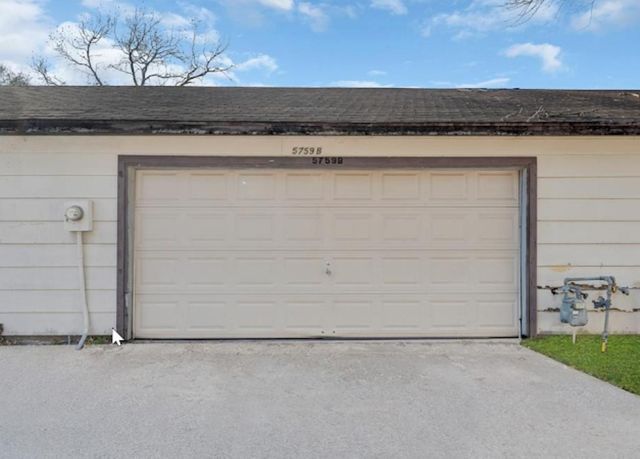 5759 Easthampton Drive B, Houston, TX 77039
