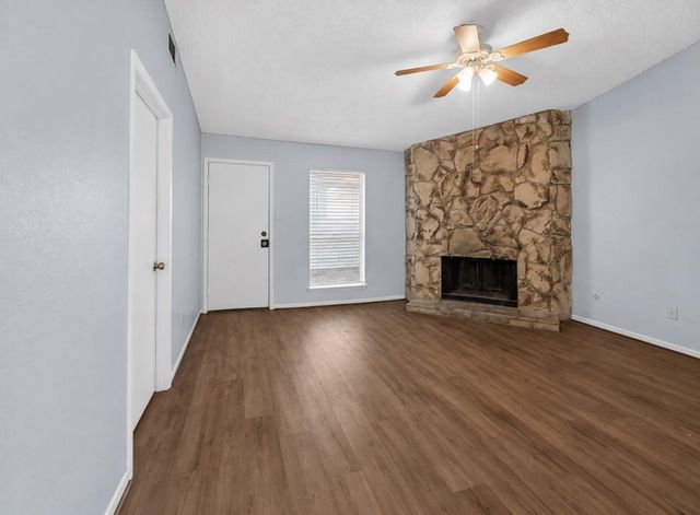 5759 Easthampton Drive B, Houston, TX 77039