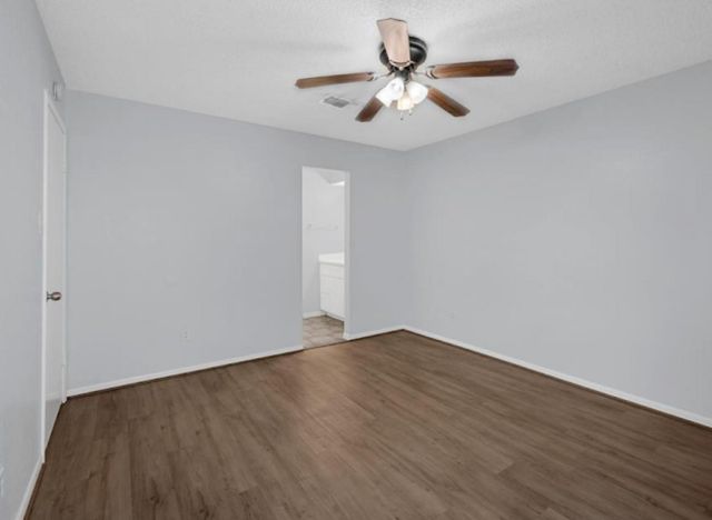 5759 Easthampton Drive B, Houston, TX 77039