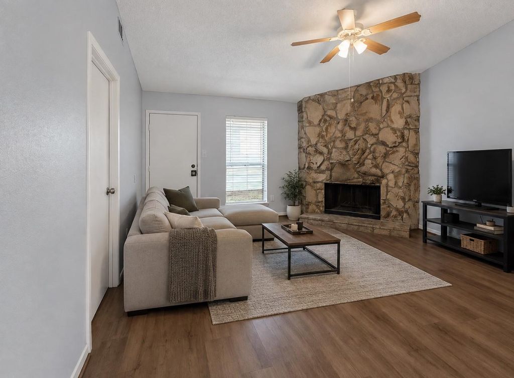 5759 Easthampton Drive B, Houston, TX 77039