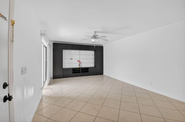 7582 Courtyard Run E 7582, Boca Raton, FL 33433