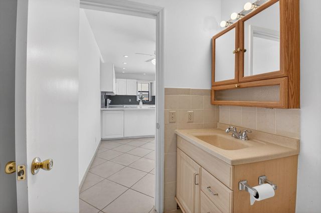 7582 Courtyard Run E 7582, Boca Raton, FL 33433