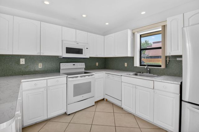 7582 Courtyard Run E 7582, Boca Raton, FL 33433