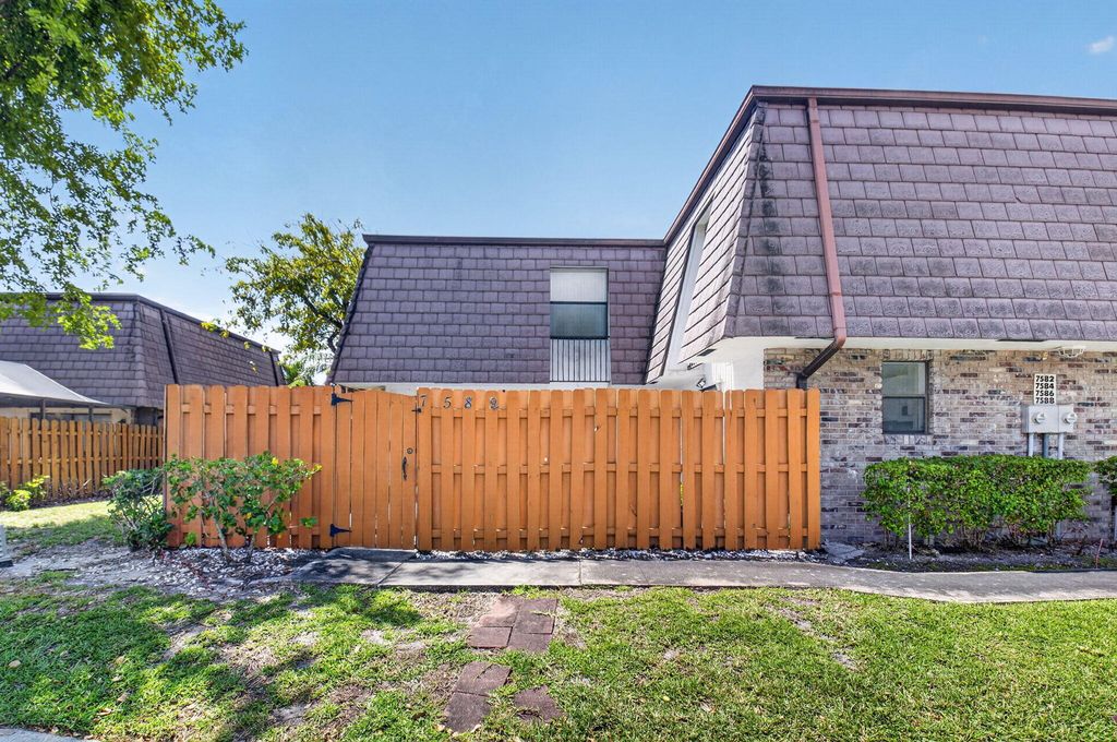 7582 Courtyard Run E 7582, Boca Raton, FL 33433
