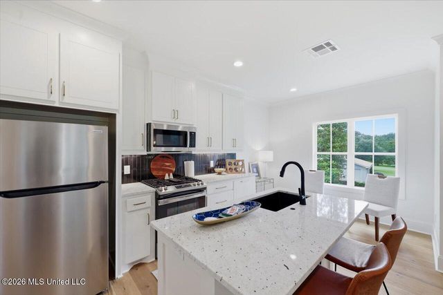 101 Saddle Creek Cove, Canton, MS 39046