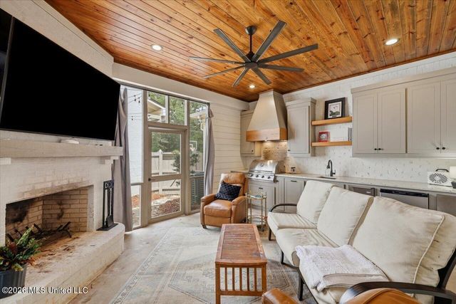 101 Saddle Creek Cove, Canton, MS 39046
