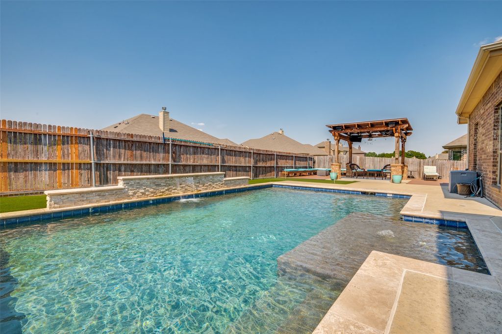 1513 Summerwood Lane, Cedar Hill, TX 75104