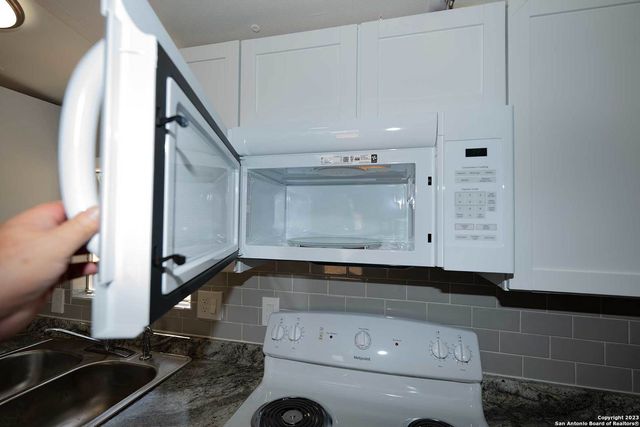 393 DEER VALLEY ST, Canyon Lake, TX 78133