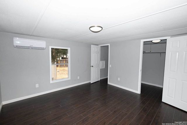 393 DEER VALLEY ST, Canyon Lake, TX 78133