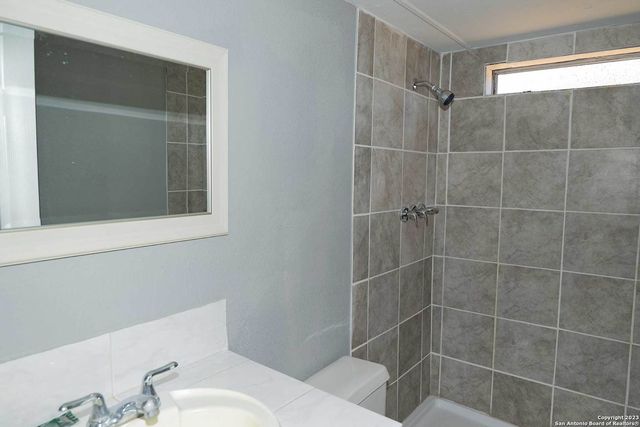 393 DEER VALLEY ST, Canyon Lake, TX 78133