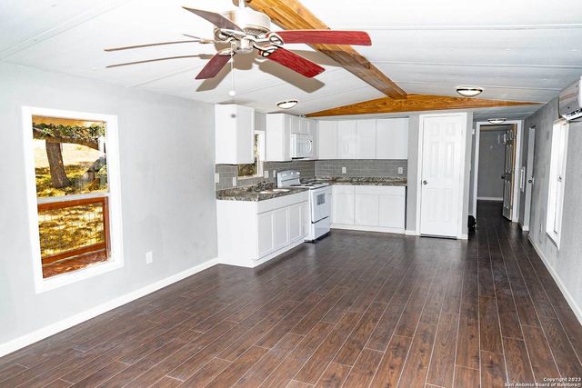 393 DEER VALLEY ST, Canyon Lake, TX 78133