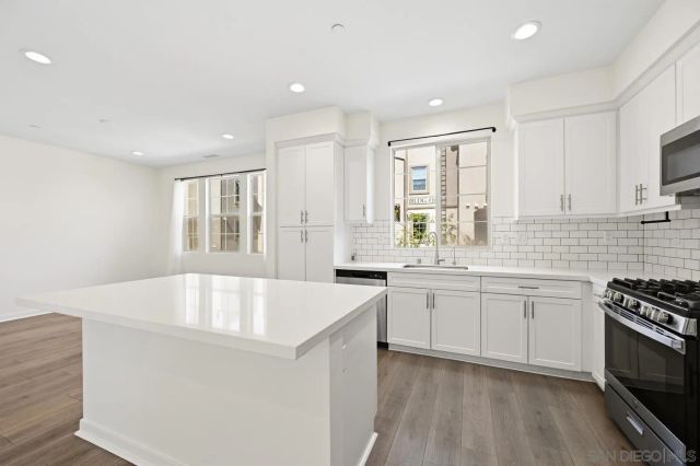 429 Lake Shore Way, Santee, CA 92071